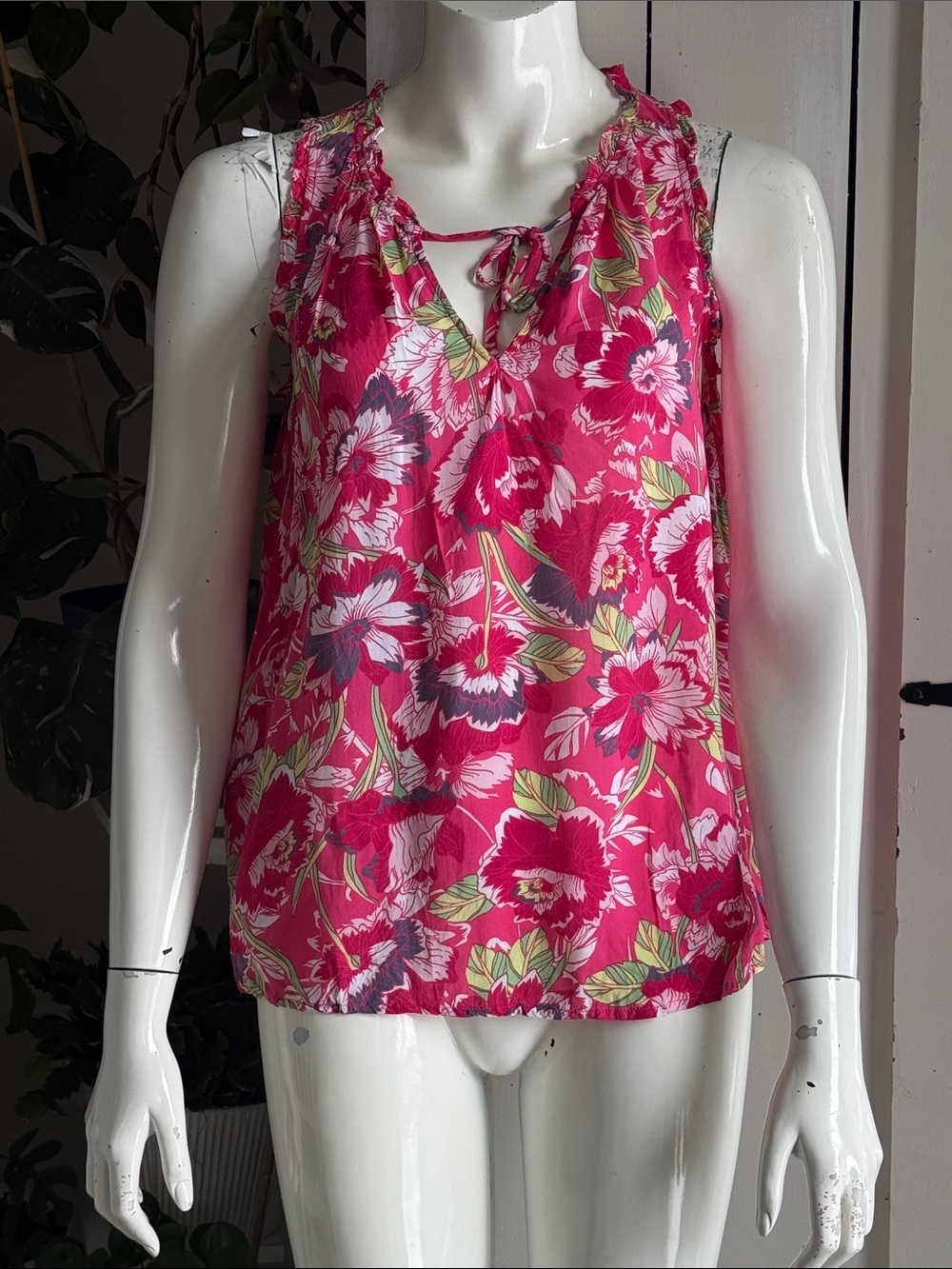 Gap Bright Pink Floral Tie-Neck Sleeveless Top NWOT 100% Rayon